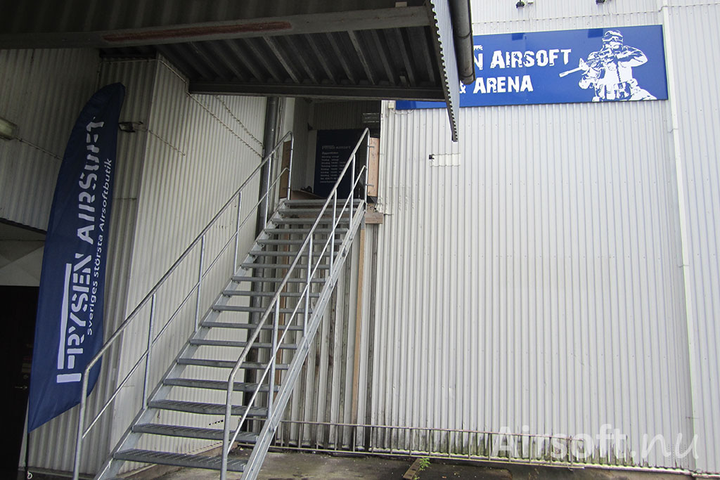 Trappen upp till butiken.